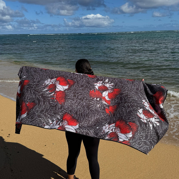 Born Hawaii Accessories PAPAHI BEACH TOWEL RED