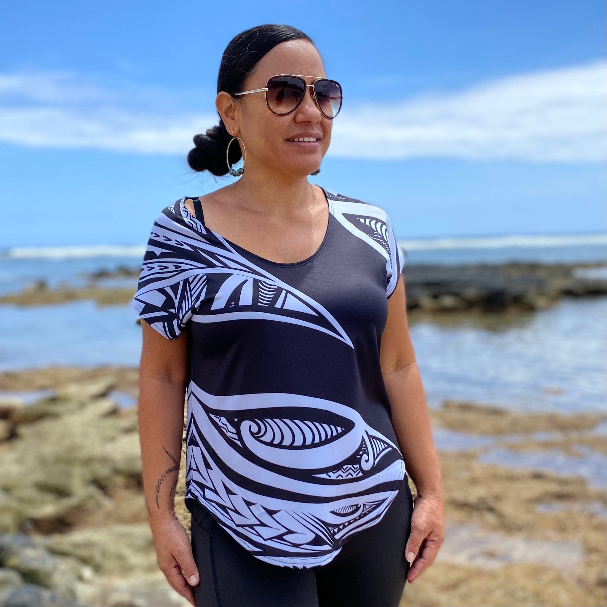 Born Hawaii Womens MALU CAPSLEEVE TOP BLACK GREY