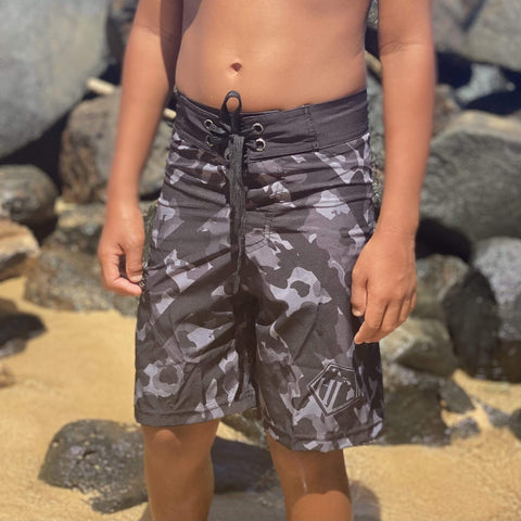 Born Hawaii KIDS YOUTH CAMO KUOKOA BOARDSHORTS